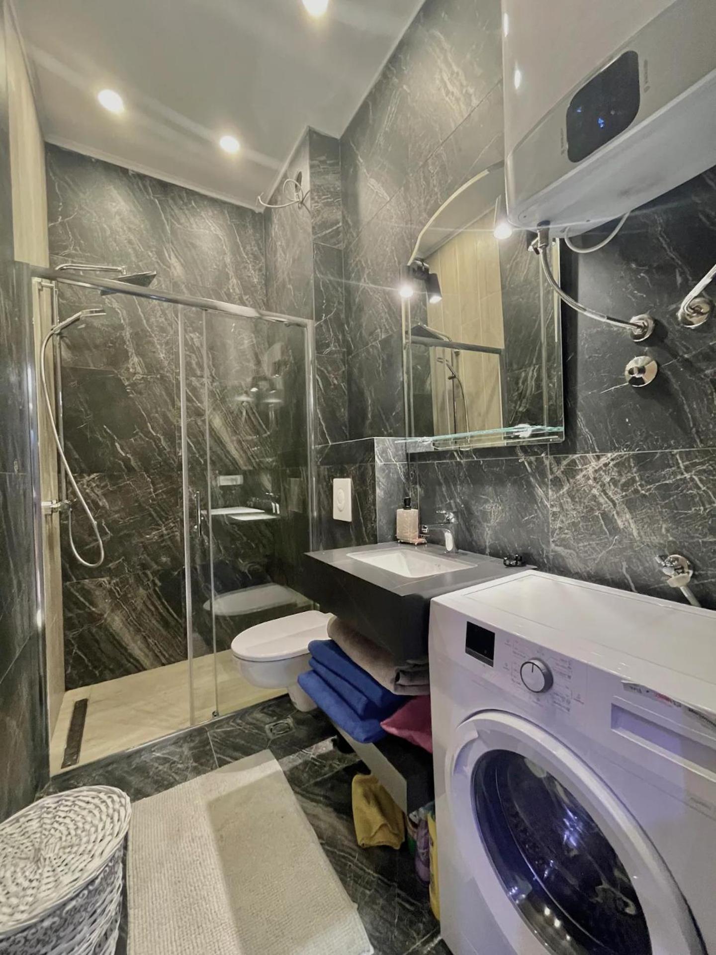 Perfect 2-bd With Terrace Apartman