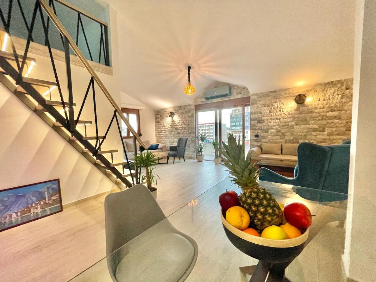 Perfect 2-bd With Terrace